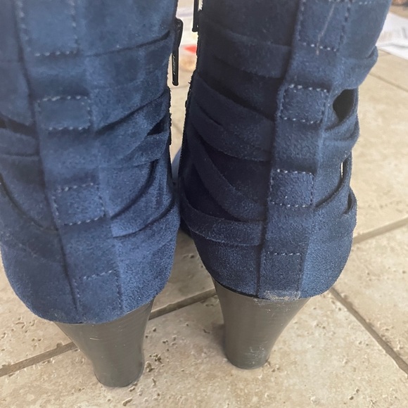 Women’s BLUE SUEDE HEEL BOOTS SZ9 - Picture 5 of 10